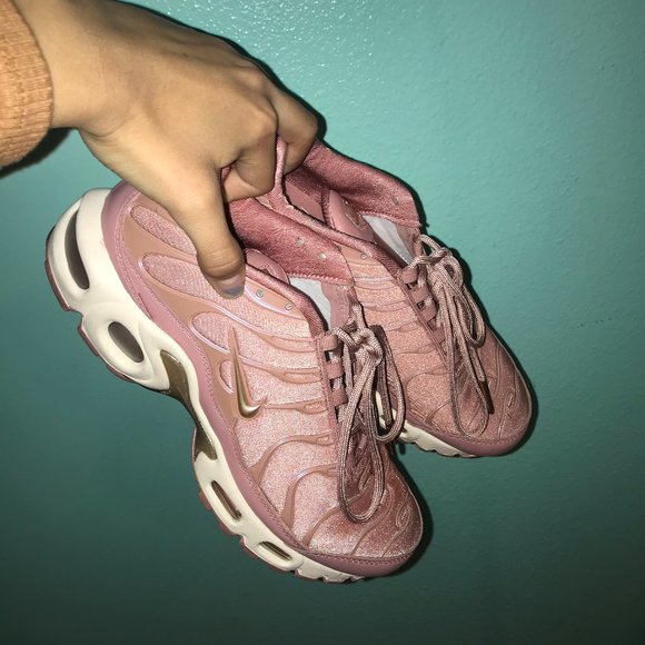 pink air max tn
